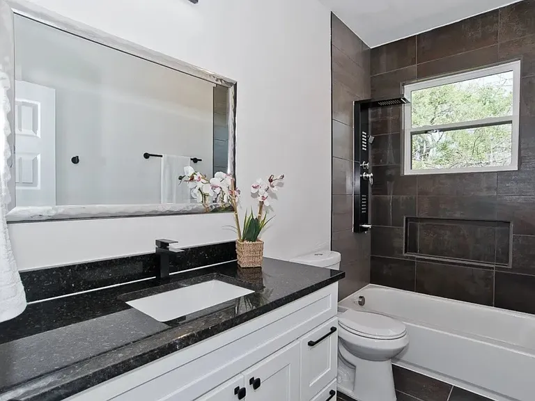 835 Winston St — Photo 25