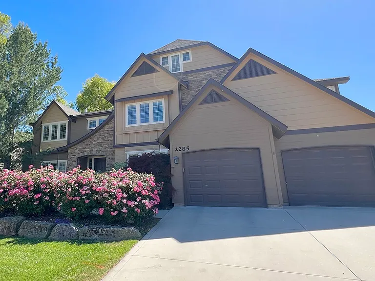 2285 W Windchime Dr — Photo 1
