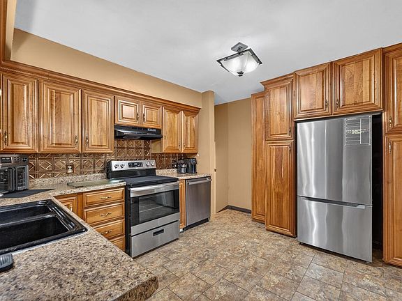 3rd image of 6023 Princeton LANE