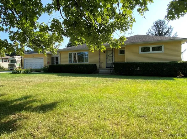 5136 Ellicott Street Rd, Batavia, NY 14020
