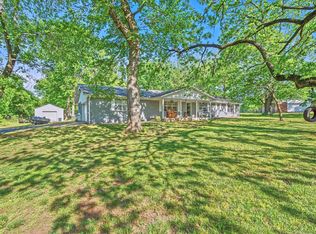 1602 N Hopi St, Chouteau, OK 74337