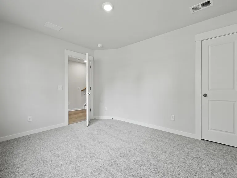 1th fl bedroom/office space