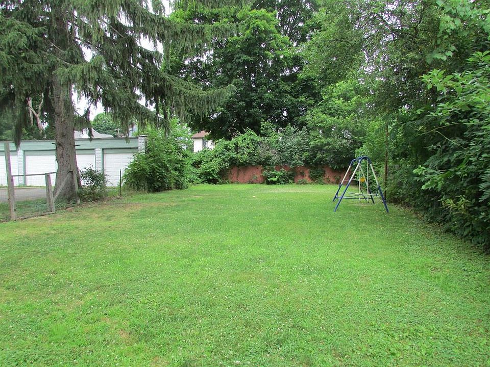 2nd image of 33 Bevier St