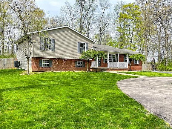 2nd image of 9925 Hackberry Pl