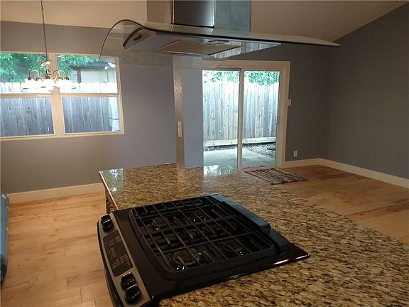 5th image of 2209 E 51st St #B
