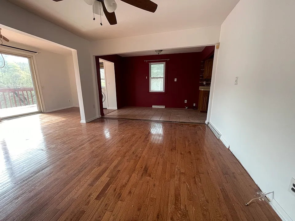 77 Goldfinch Ln