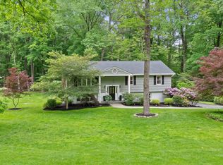 4 Verona Pl, Mahopac, NY 10541