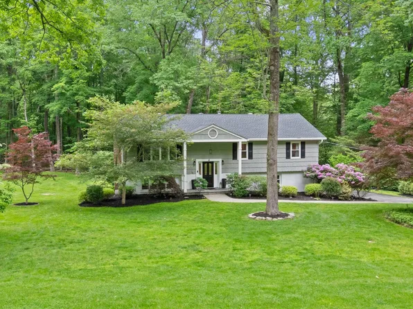 4 Verona Place, Mahopac, NY 10541