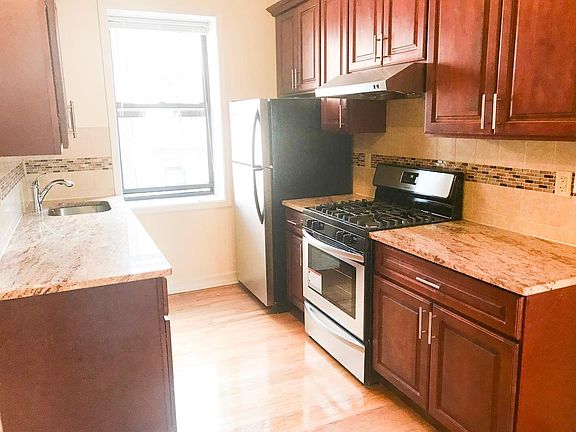 5th image of 3620 Bowne St #5