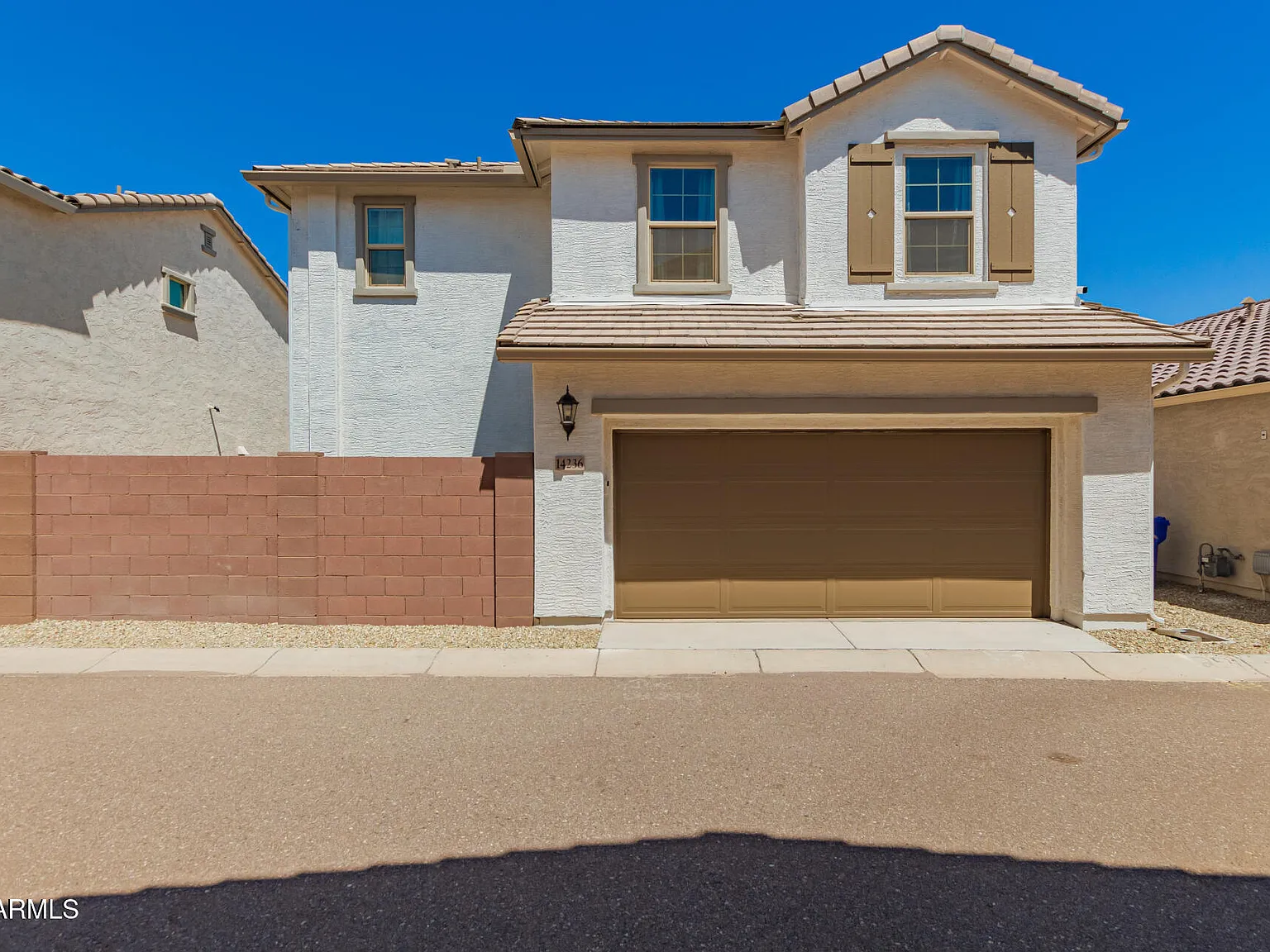 3 bed, 2.5 bath, 1637 sqft, $2,100 — Photo 3