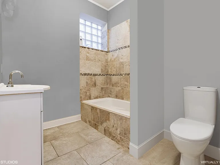 4928 S Saint Lawrence Ave #2 — Photo 4