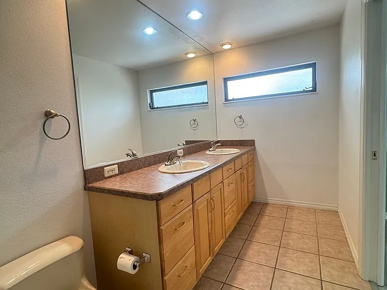 6077 Marella Dr — Photo 24