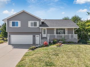 1716 W Ridge Ct, Polk City, IA 50226