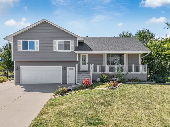 1716 W Ridge Ct, Polk City, IA 50226