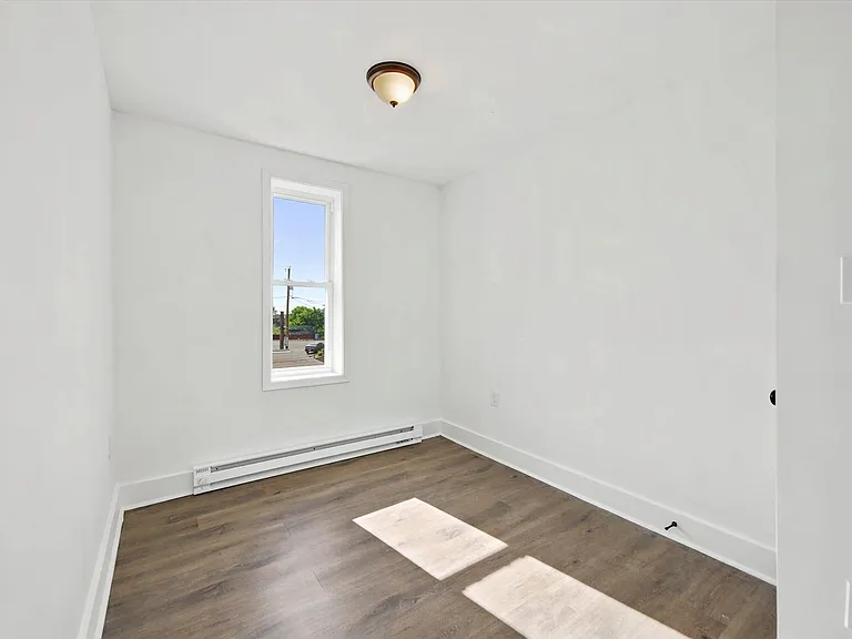 2867 N Lee St — Photo 5