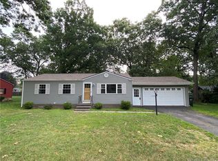 26 Hathaway St, Windsor Locks, CT 06096