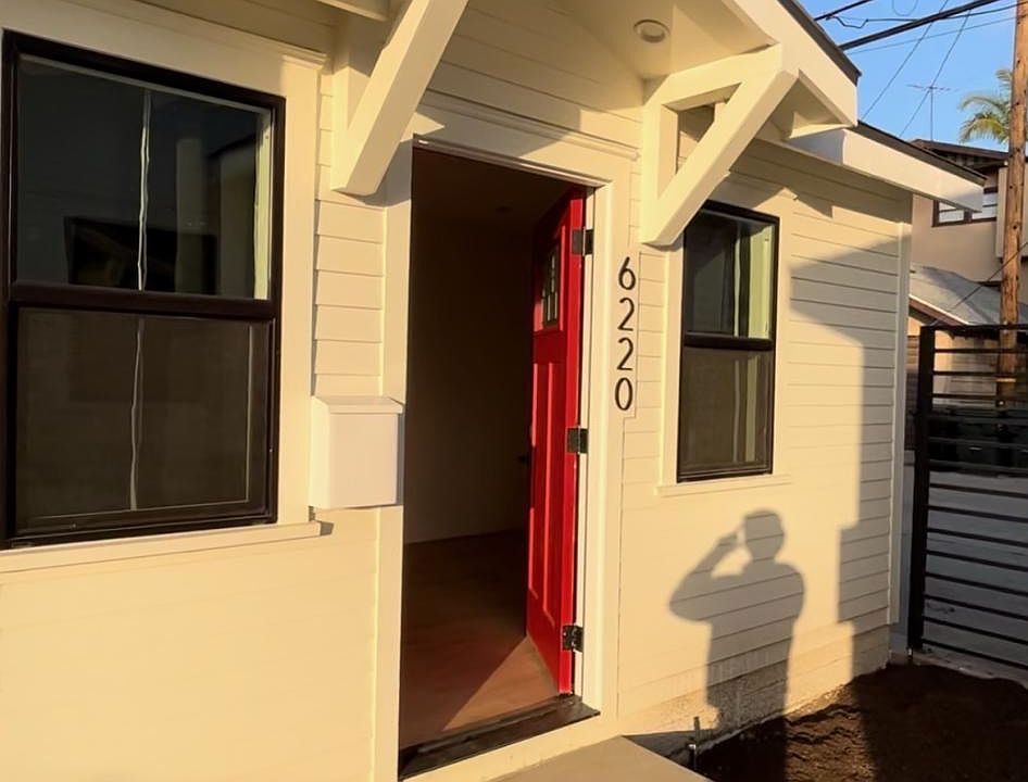 1st image of 6220 Comstock Ave