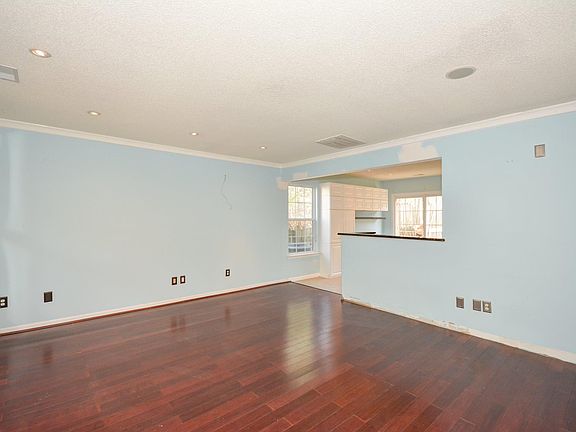 4th image of 158 Hawks Nest Ct