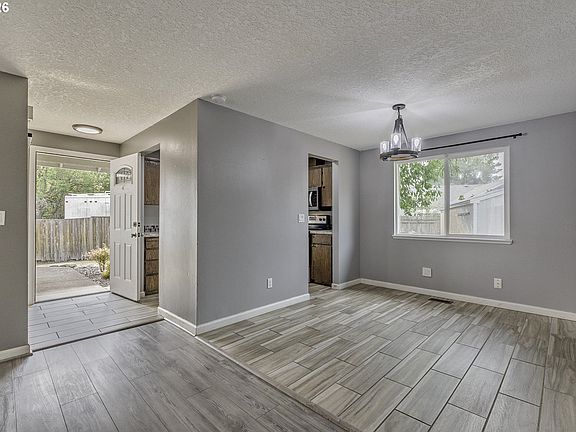 3rd image of 1412 Marlys Ct