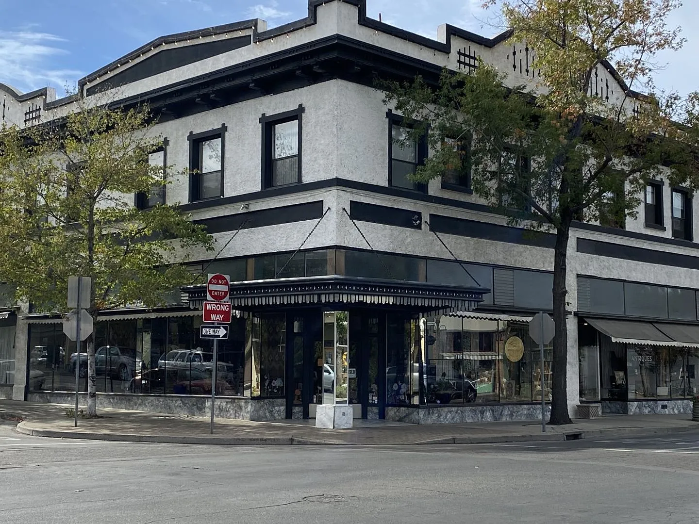 1330 Huntoon + Commercial — Photo 2