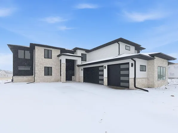 3659 Wilderness Hills Blvd, Lincoln, NE 68516