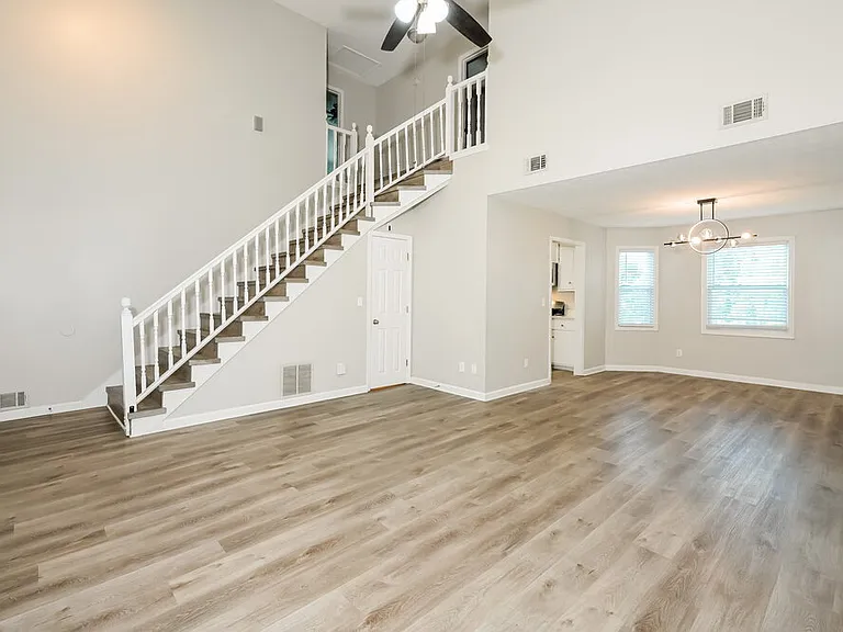 2104 Watercrest Cir — Photo 5