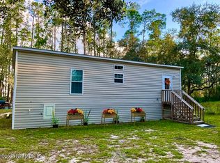 101 Tomahawk Rd, Hawthorne, FL 32640