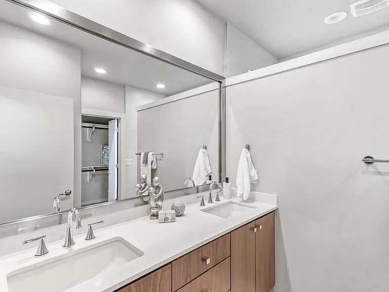 3913 Valley View Rd #A — Photo 22
