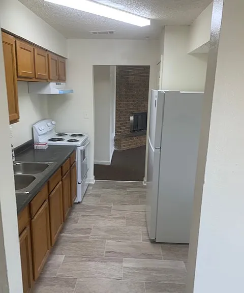 5020 Nottingham Dr — Photo 1