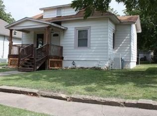 436 College St, Winfield, KS 67156
