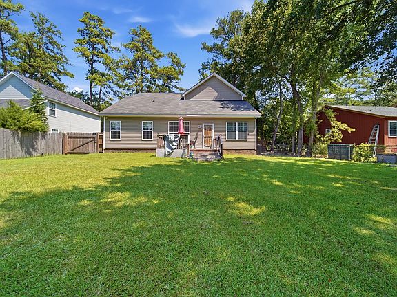 3rd image of 201 Sheridan Dr