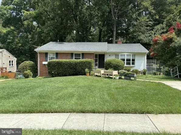10104 Scout Dr, Fairfax, VA 22030