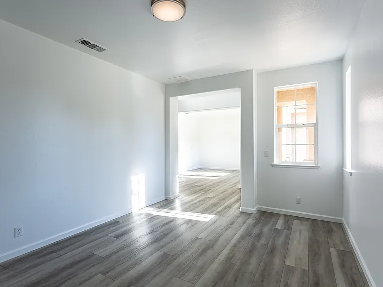 2337 N Silvervale St — Photo 45