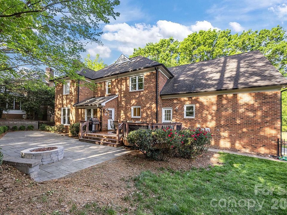 2nd image of 10317 Hollybrook Dr