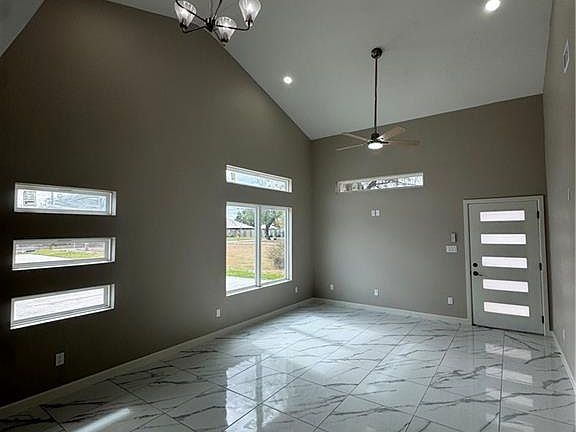 3rd image of 522 North Ave #2