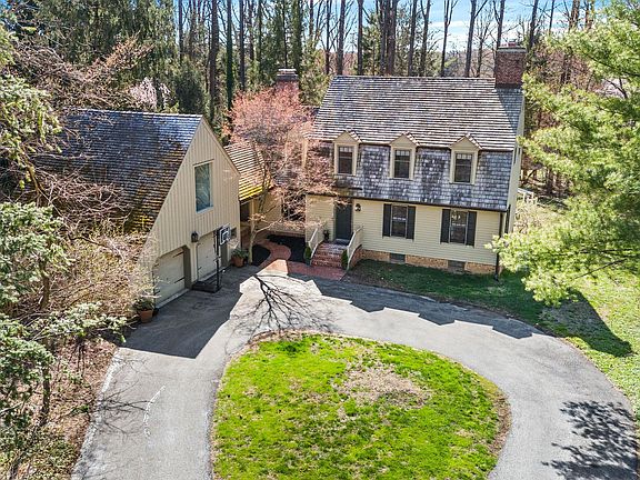2nd image of 118 Chandler Ln