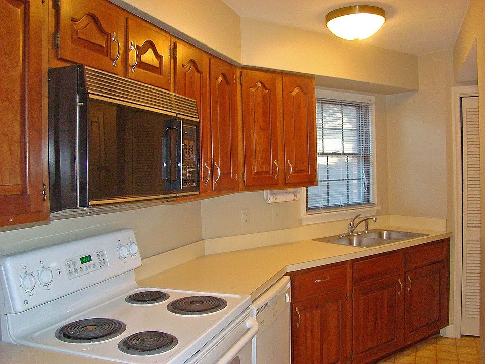1st image of 849 Baldwin Ave APT 2A