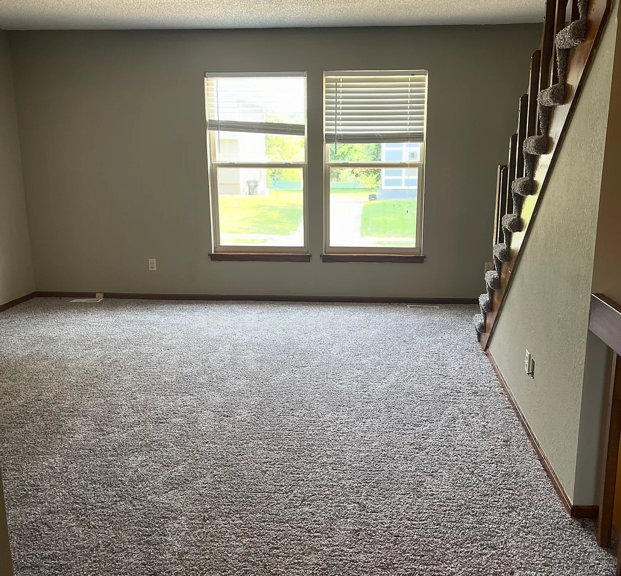 2 bed, 1.5 bath, 1053 sqft, $1,150 — Photo 2