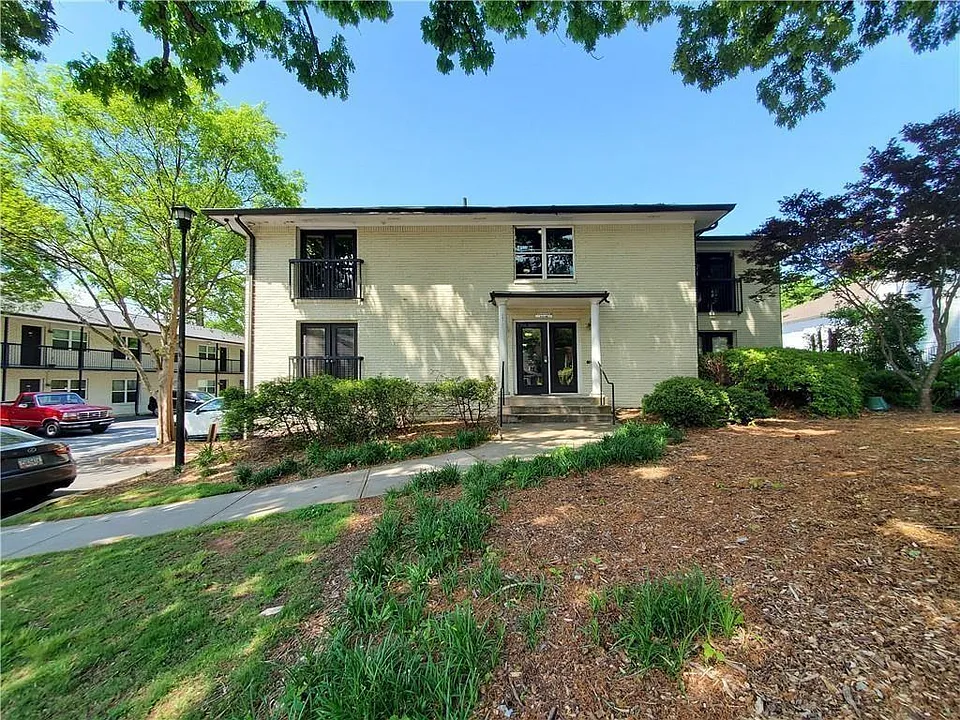 48 Peachtree Ave #324