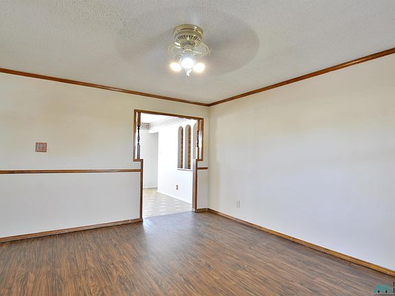3rd image of 121 Tucker Ave