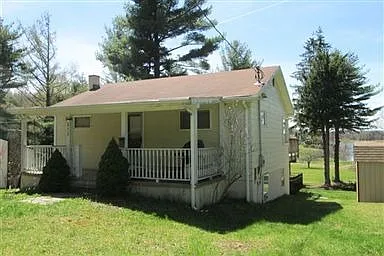 277 Hazelhurst Rd photo 1