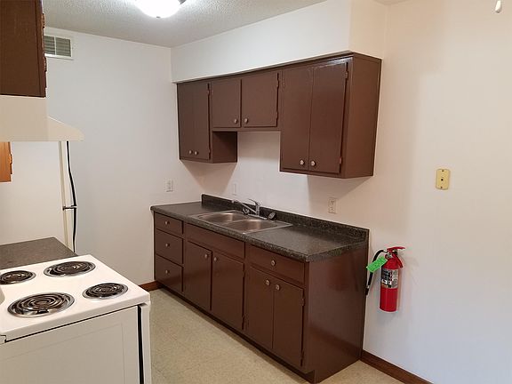 2nd image of 2000 Valley Park Dr #3