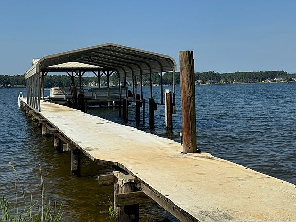 3rd image of 2047 Pineland Shores Cir