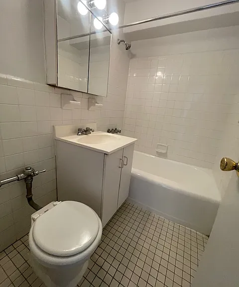1730 E 14th St #5M — Photo 2
