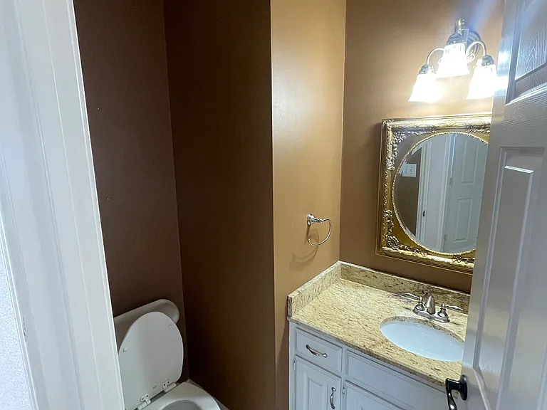 425 Waterside Dr — Photo 6