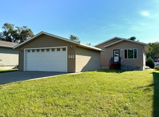 382 Mellette Ave SW, Huron, SD 57350