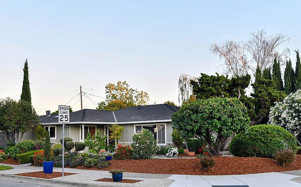 1st image of 3540 Walton Way