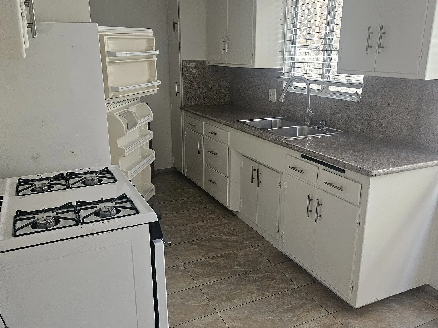 1 bed, 700 sqft, $2,195 — Photo 2