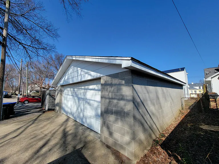 1104 Milton St — Photo 25
