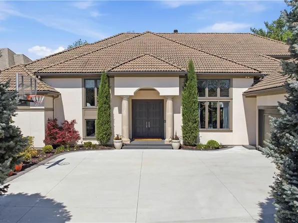 4824 W 144th Ter, Leawood, KS 66224
